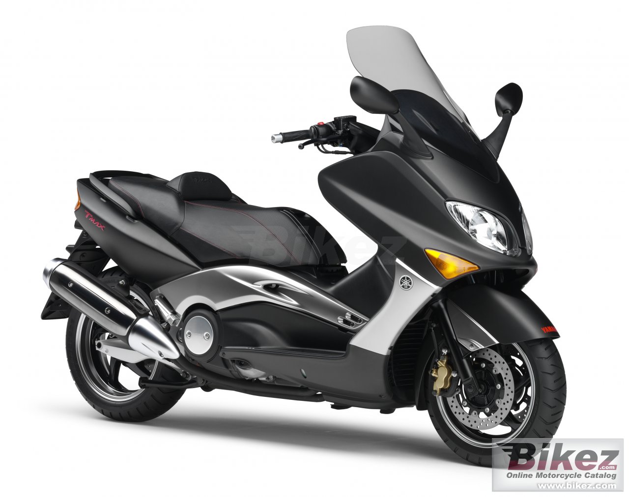 Big Yamaha black max picture and wallpaper from Bikez.com
